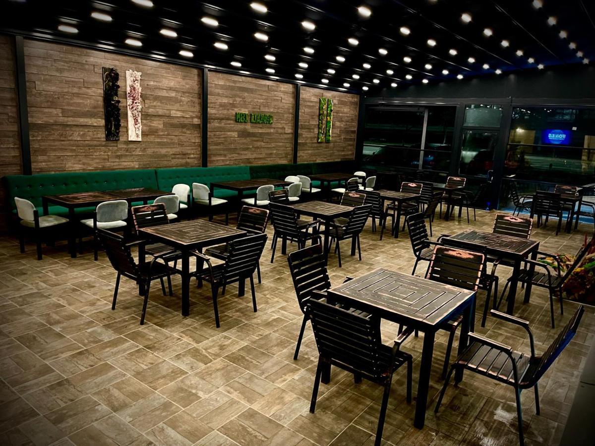 Mbi Travel Inn Craiova Bagian luar foto