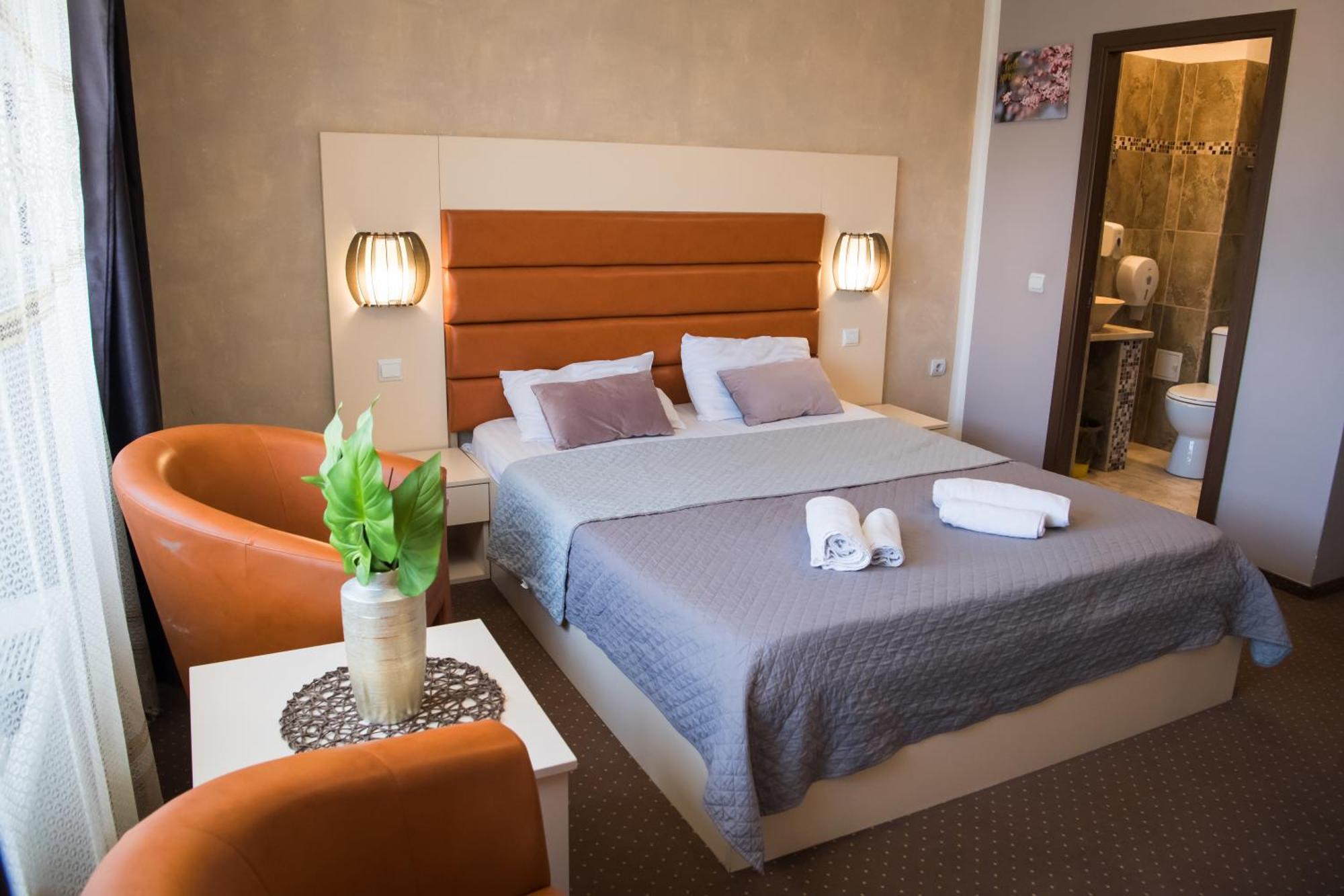 Mbi Travel Inn Craiova Bagian luar foto