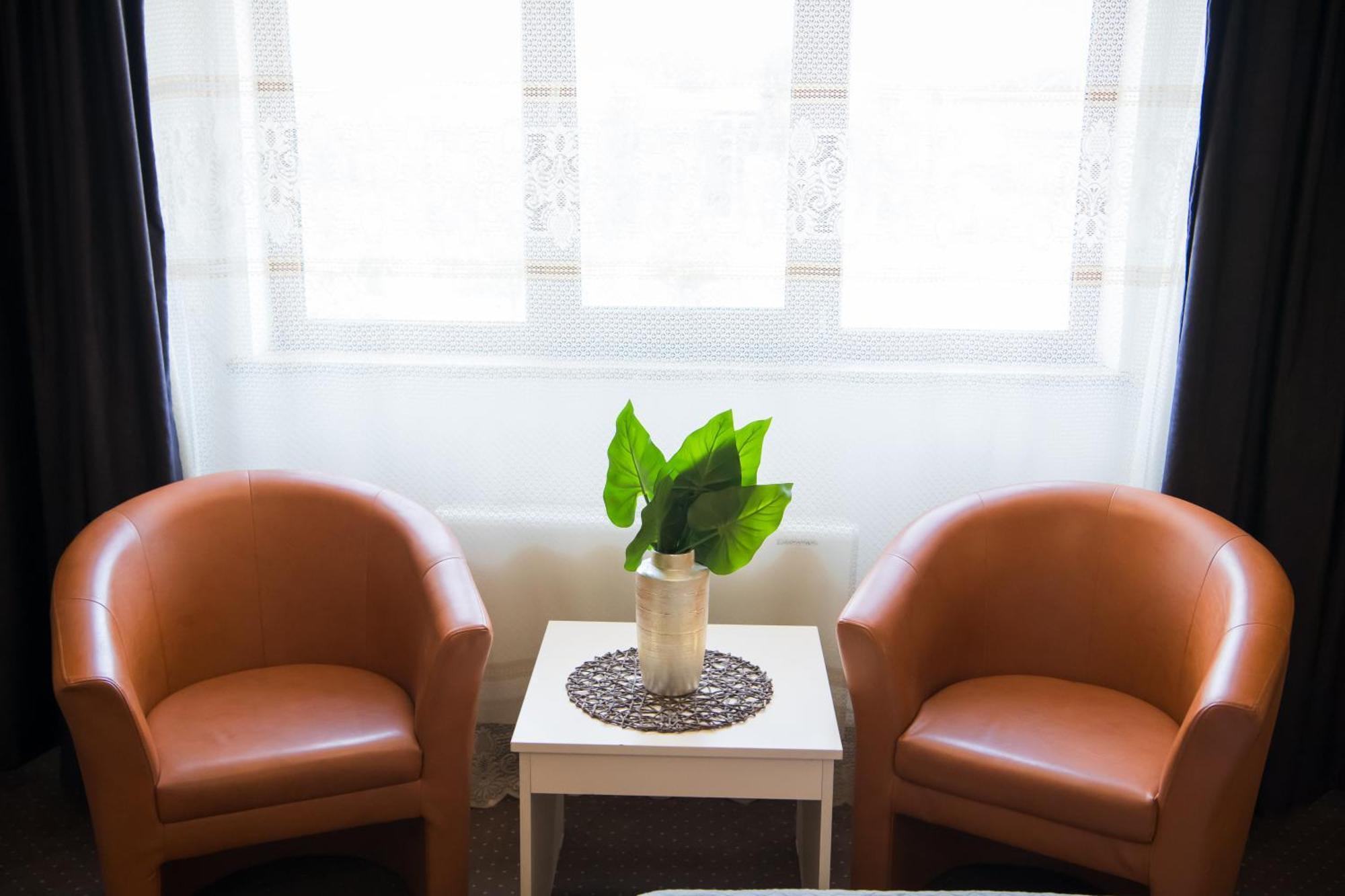 Mbi Travel Inn Craiova Bagian luar foto