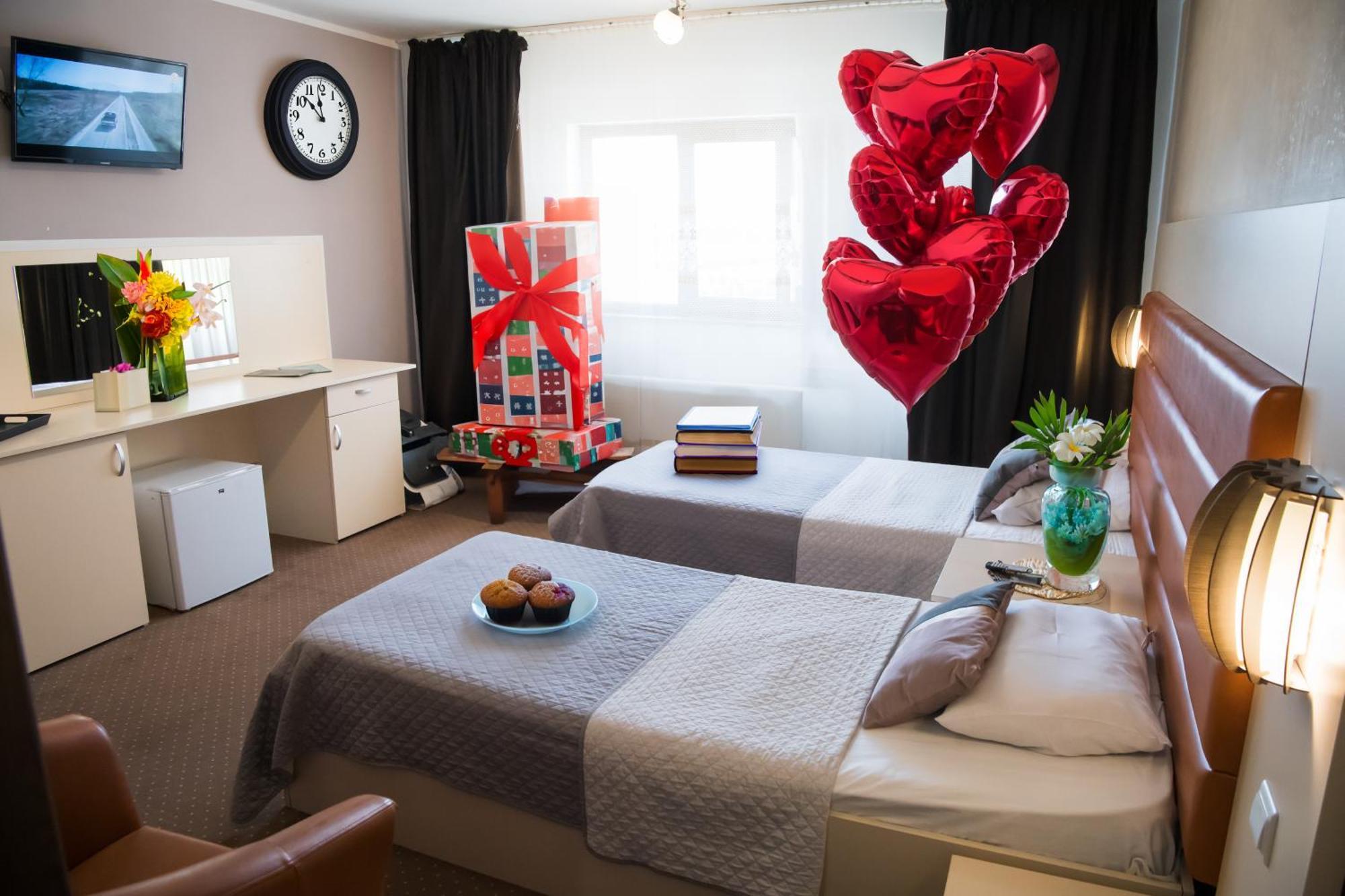 Mbi Travel Inn Craiova Bagian luar foto