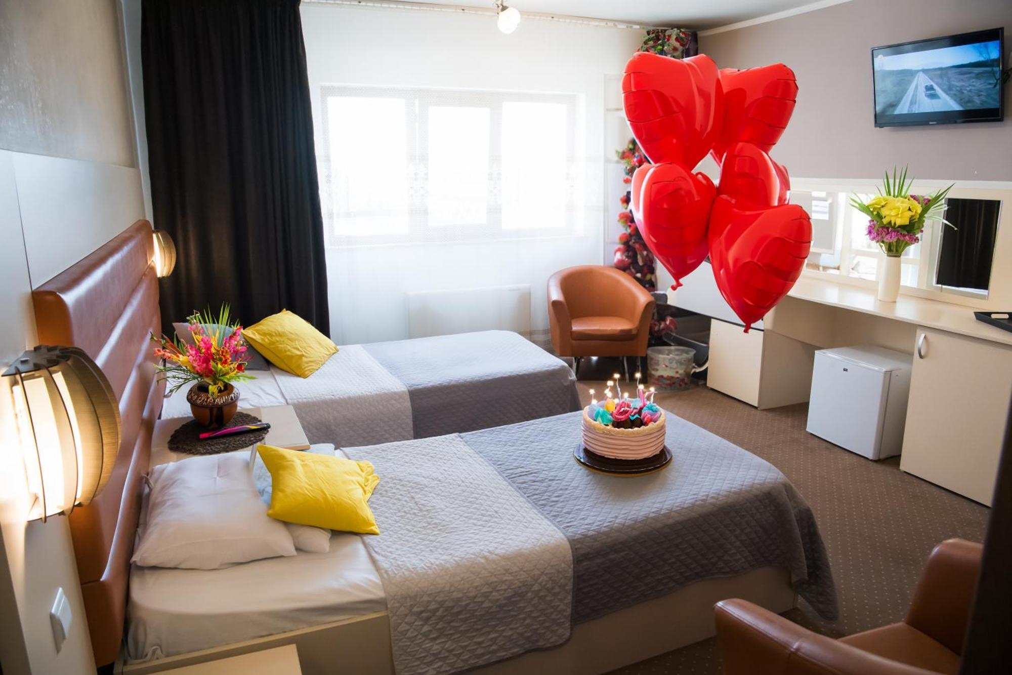 Mbi Travel Inn Craiova Bagian luar foto