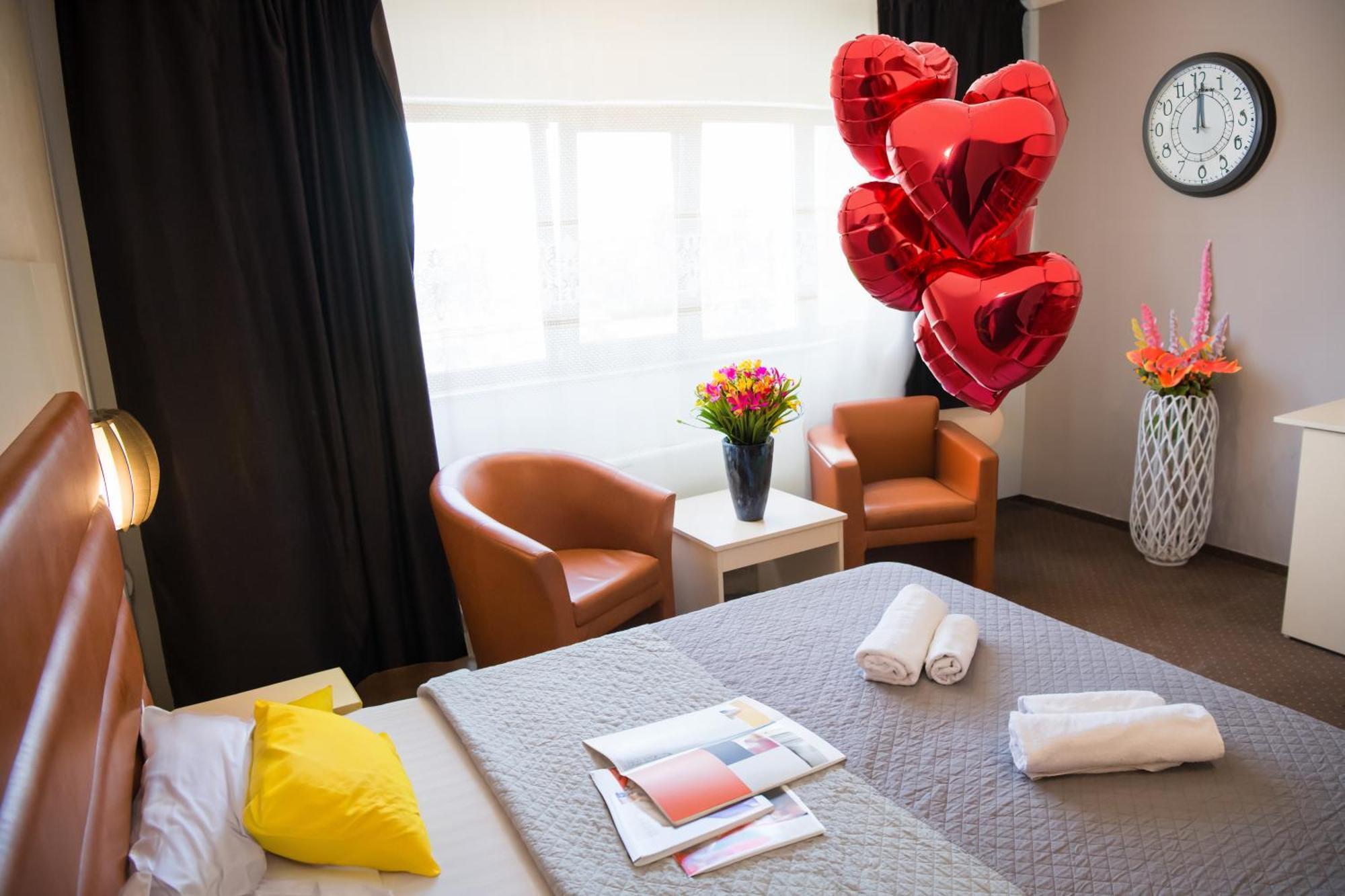 Mbi Travel Inn Craiova Bagian luar foto